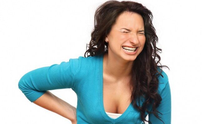 посочена болка в гърба с гръдна остеохондроза